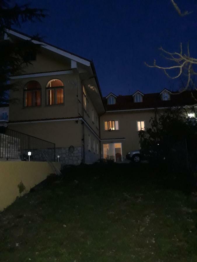A Casa Di Fede Lägenhet LʼAquila Exteriör bild